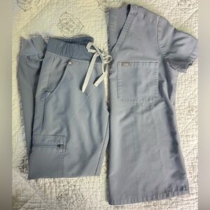 Figs Scrub Set Limited Edition Vapor Blue XS Catarina Top XS Zamora Joggers